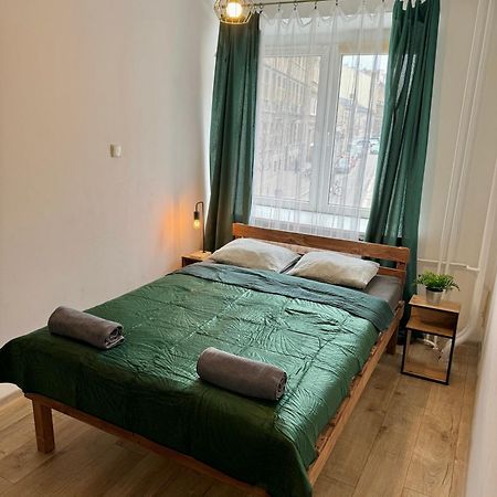 Well Apartment In Old Town Краков Экстерьер фото